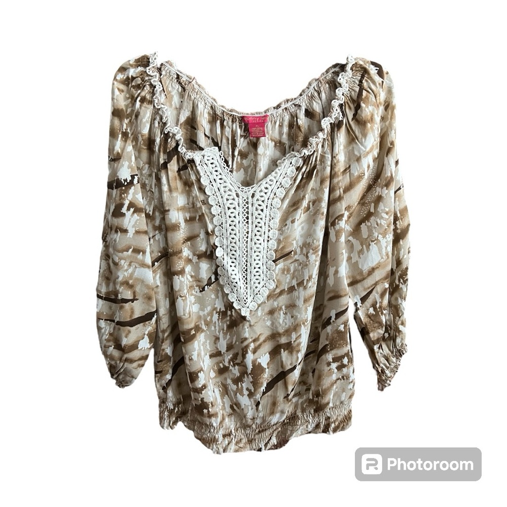 NWT WOMENS Sunny Leigh  top